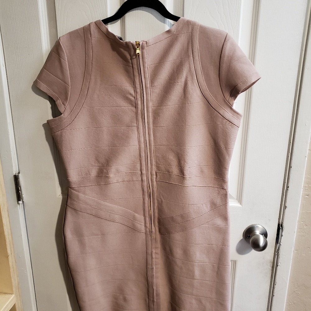 Dress - Picture 6 of 7